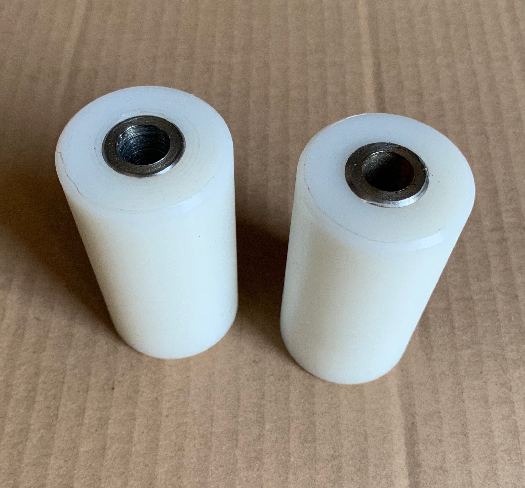 COPPIA BALESTRE POSTERIORI STANDARD FIAT PANDA 141 (complete di boccole e gommine) - Autoricambi4x4