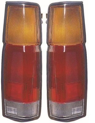 COPPIA FANALI POSTERIORI DESTRO E SINISTRO NISSAN KING CAB D21/ TERRANO I (lunghezza 40cm) - Autoricambi4x4