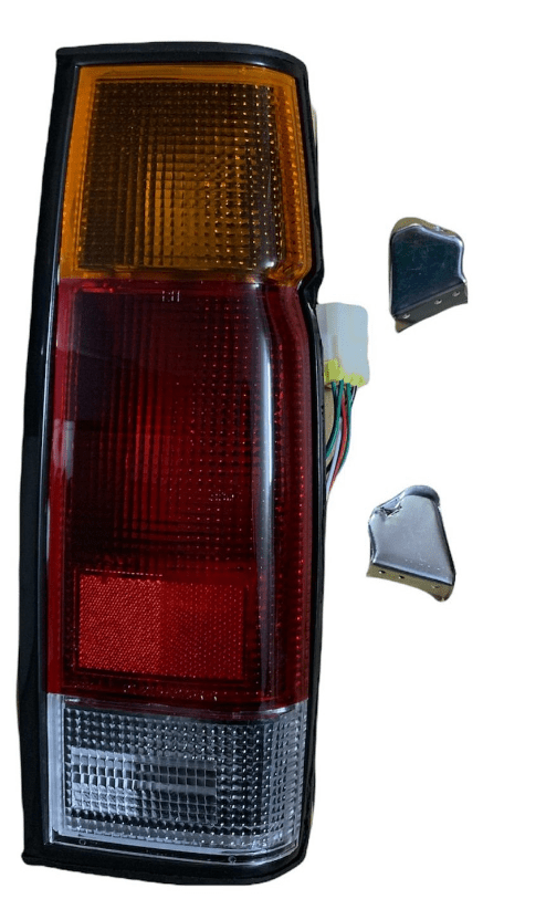 FANALE POSTERIORE DESTRO NISSAN KING CAB D21 (lunghezza 36cm) - Autoricambi4x4