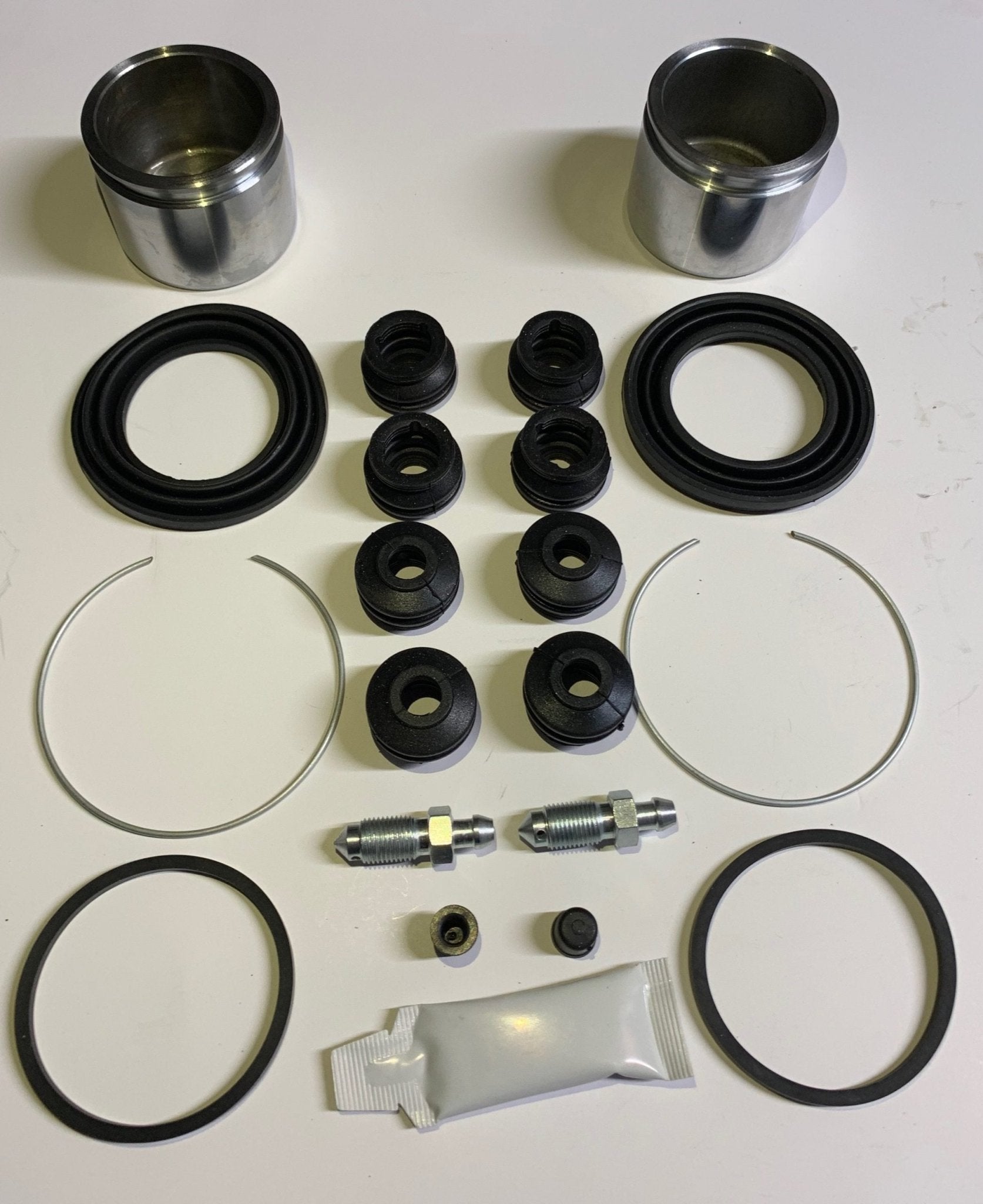 KIT REVISIONE X2 PINZE FRENO ANTERIORE DX E SX SUZUKI JIMNY 1.3/ 1.5 DDiS (Pistone: 51mm) - Autoricambi4x4