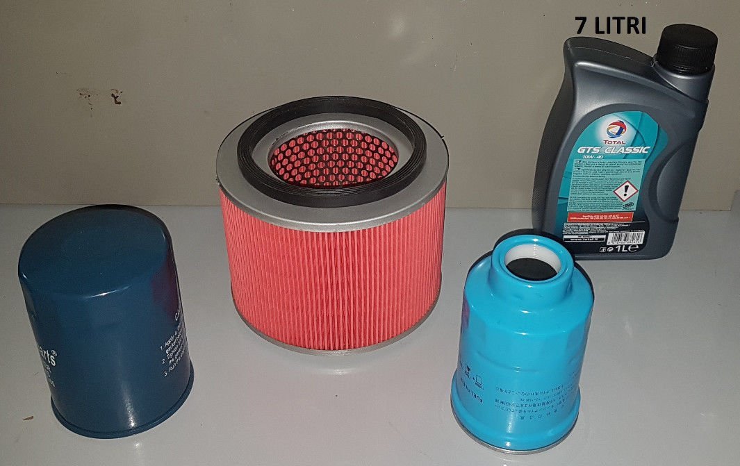 KIT TAGLIANDO 3 FILTRI+ LITRI 7 TOTAL 10W40 NISSAN PATROL GR II (Y61) 2.8TD DAL 1997 AL 2000 ( COD. MOTORE RD28TI ) - Autoricambi4x4