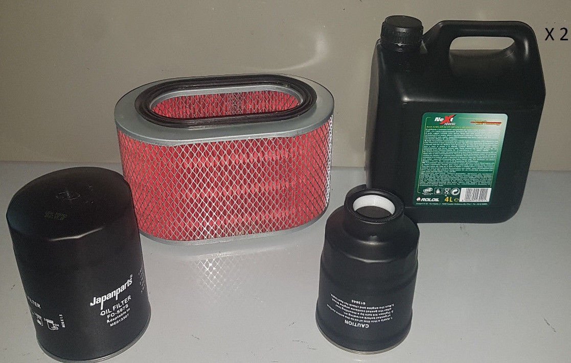 KIT TAGLIANDO 3 FILTRI+LITRI 8 ROLOIL 10W40 MITSUBISHI PAJERO II 2.8 TD DAL 1994 AL 2000 (COD. MOTORE 4M40 - T) - Autoricambi4x4