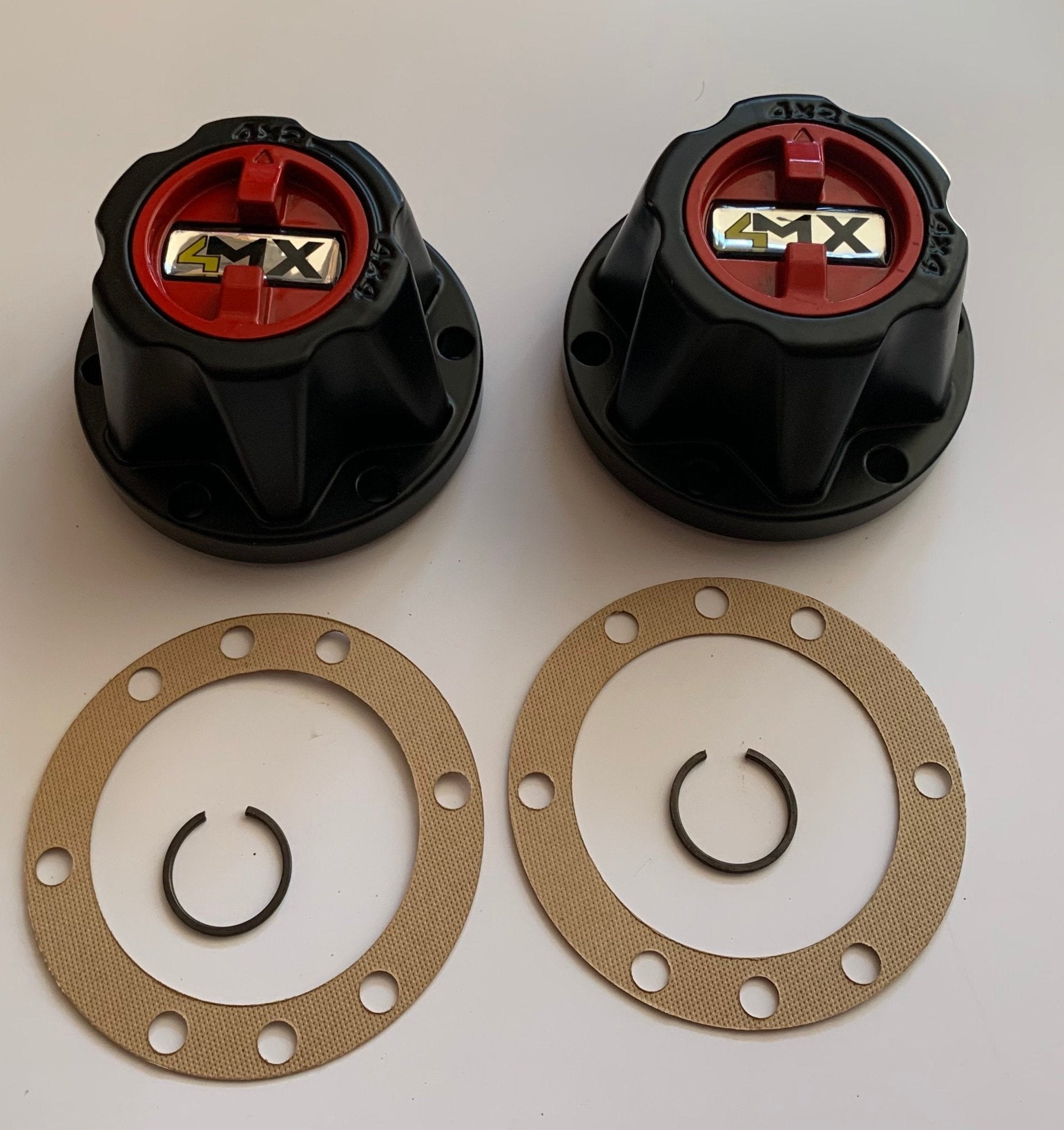 MOZZI RUOTA LIBERA SUZUKI SAMURAI / VITARA/ JIMNY 26 CAVE RINFORZATI (4MX) - Autoricambi4x4