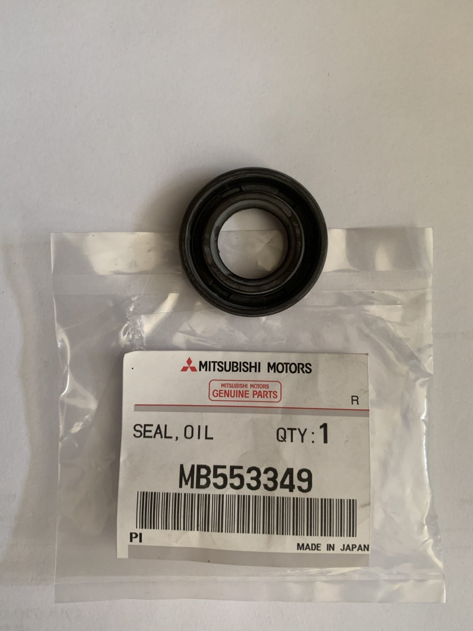 PARAOLIO SERVOSTERZO MITSUBISHI (ORIGINALE) - Autoricambi4x4