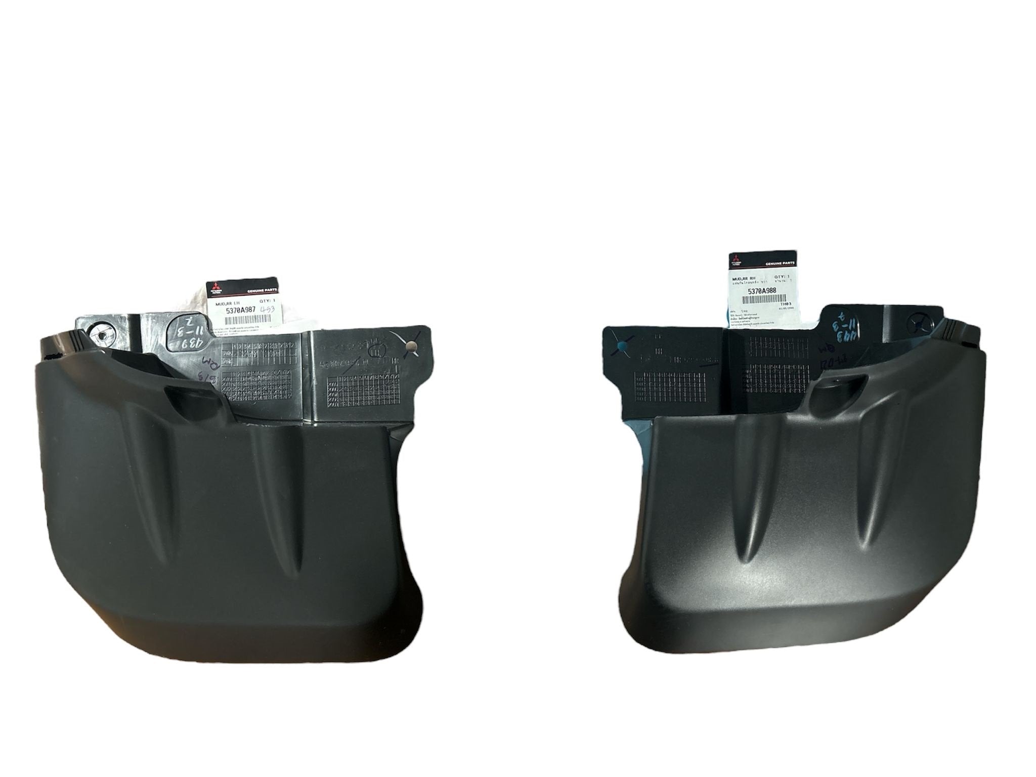 COPPIA PARASPRUZZI ANTERIORI MITSUBISHI L200 DAL 2006 AL 2015 (ORIGINALI) - Autoricambi4x4