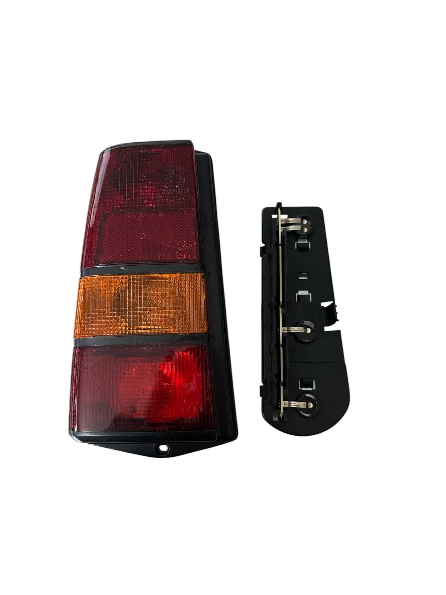 FANALE POSTERIORE SINISTRO FIAT PANDA (141) DAL 1986 AL 2003 COMPLETO DI PORTA LAMPADA - Autoricambi4x4