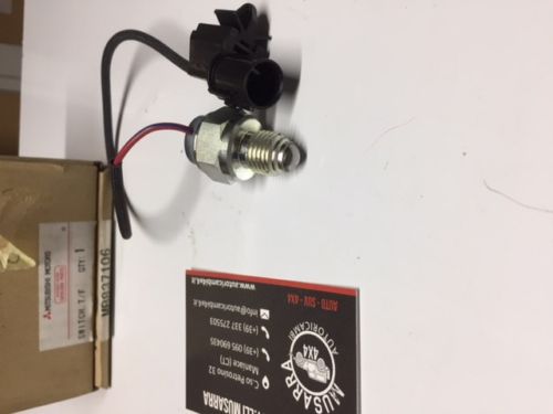 INTERRUTTORE DEL 4X4 ORIGINALE MITSUBISHI - Autoricambi4x4