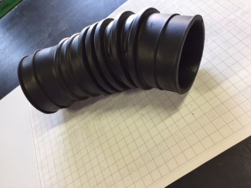 MANICOTTO / TUBO FILTRO ARIA TOYOTA LAND CRUISER KZJ90 / HILUX / 4 RUNNER 17881­ - 67070­ - Autoricambi4x4