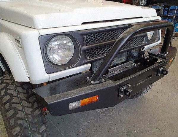 PARAURTI ANTERIORE USO GRAVOSO IN ACCIAIO CON PORTAVERRICELLO SUZUKI SJ413/ SJ410/ SAMURAI/ SANTANA - Autoricambi4x4