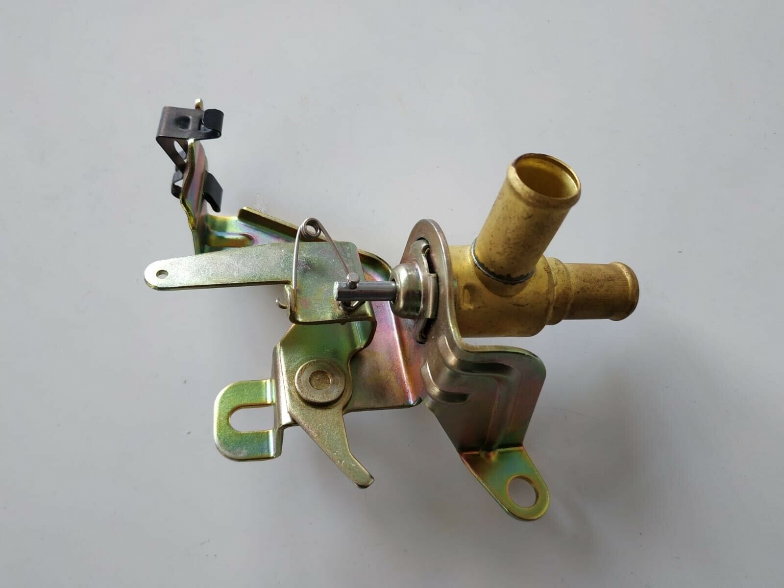 RUBINETTO RISCALDAMENTO/ VALVOLA DI CONTROLLO DEL RISCALDATORE SUZUKI SJ410/ SJ413/ SAMURAI/ SANTANA (ORIGINALE) - Autoricambi4x4