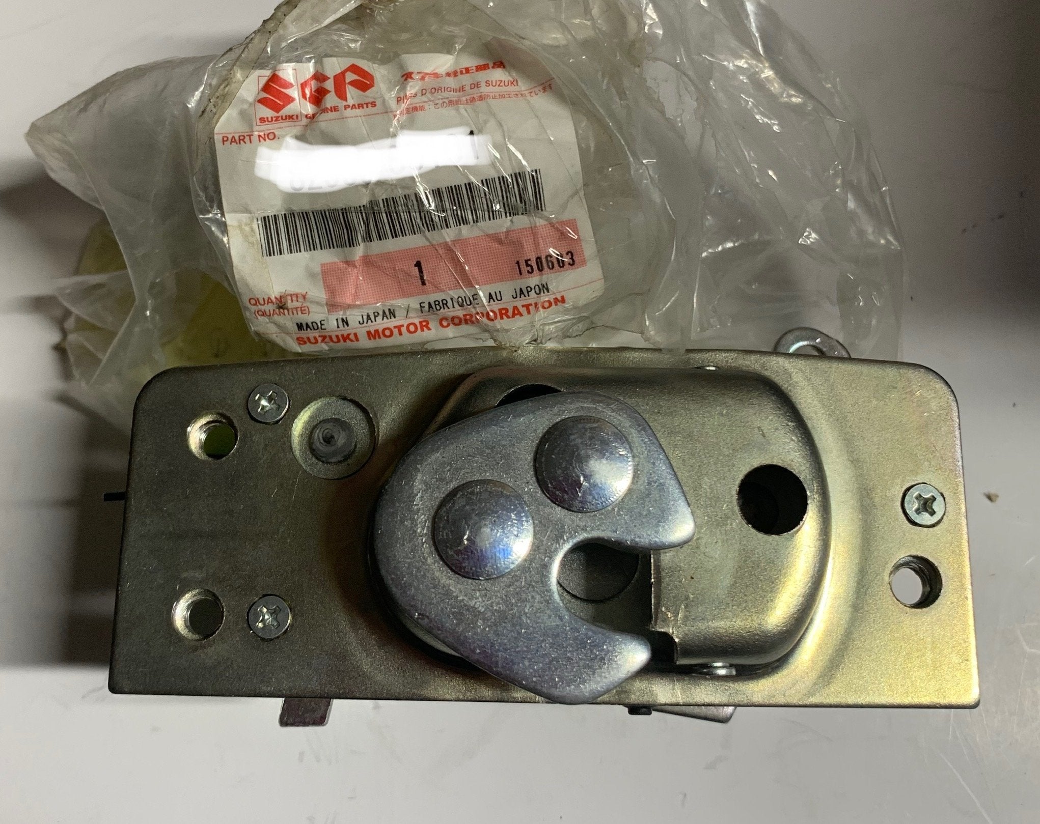 SERRATURA COFANO POSTERIORE SUZUKI (ORIGINALE) - Autoricambi4x4