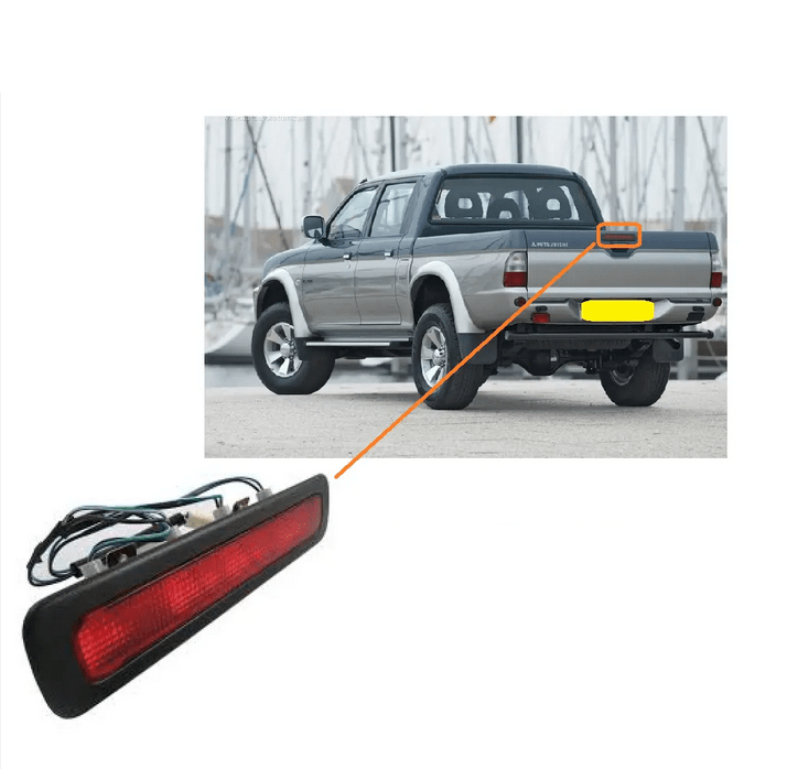 SPONDA/ PORTELLONE POSTERIORE MITSUBISHI L200 DAL 1996 AL 2005 (CON TERZO FORO LUCE STOP) - Autoricambi4x4